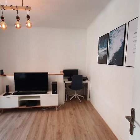 Joli T2- Centre Ville - Parking Gratuit - Wifi Dunkirk Bagian luar foto