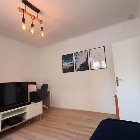 Joli T2- Centre Ville - Parking Gratuit - Wifi Dunkirk Bagian luar foto