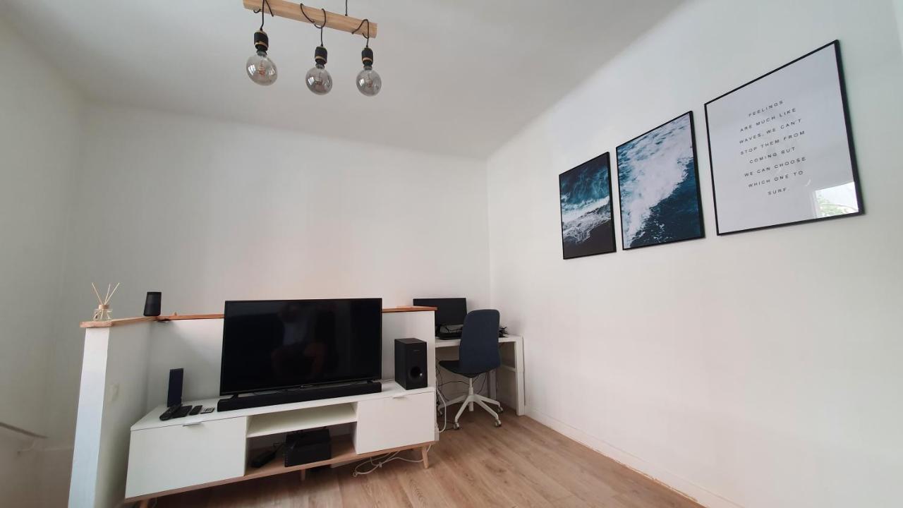 Joli T2- Centre Ville - Parking Gratuit - Wifi Dunkirk Bagian luar foto