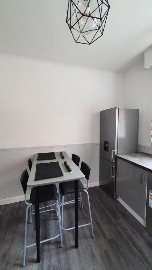 Joli T2- Centre Ville - Parking Gratuit - Wifi Dunkirk Bagian luar foto