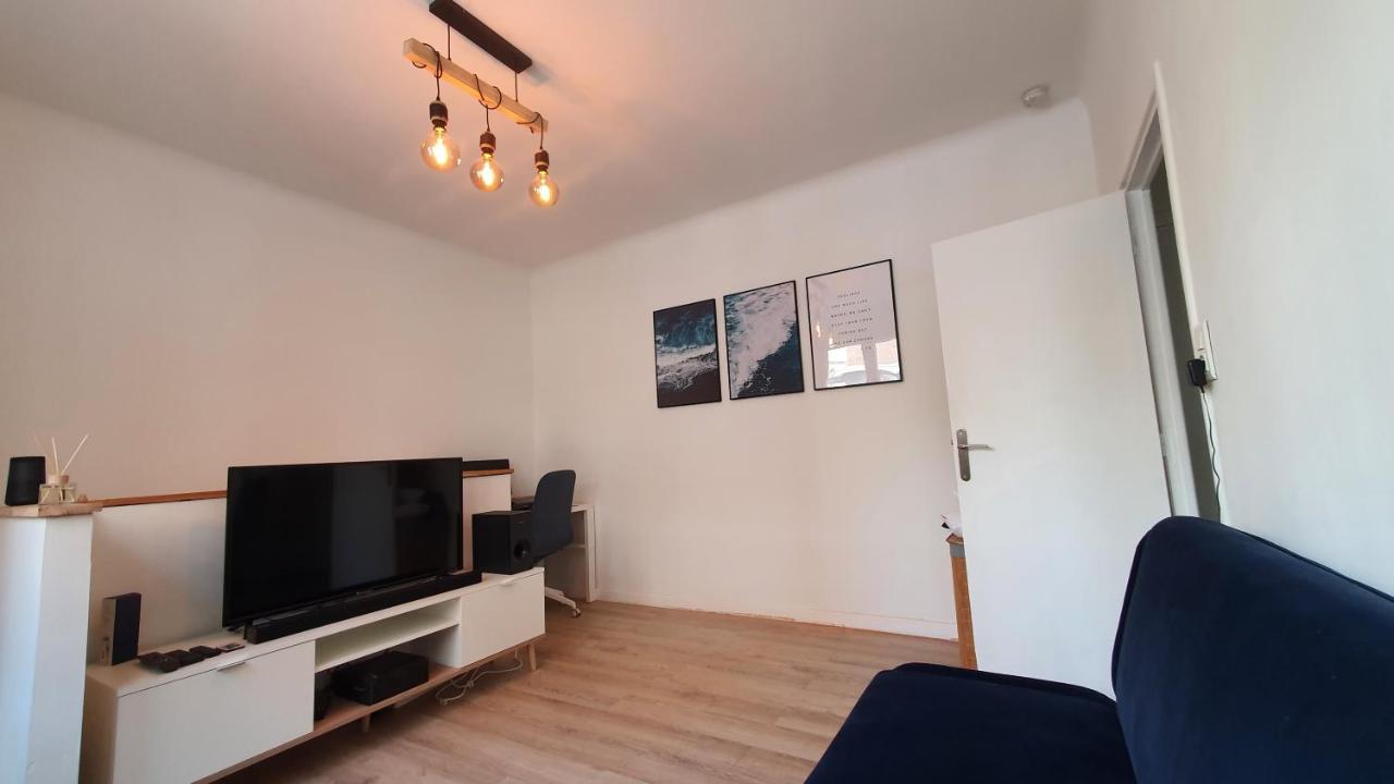 Joli T2- Centre Ville - Parking Gratuit - Wifi Dunkirk Bagian luar foto